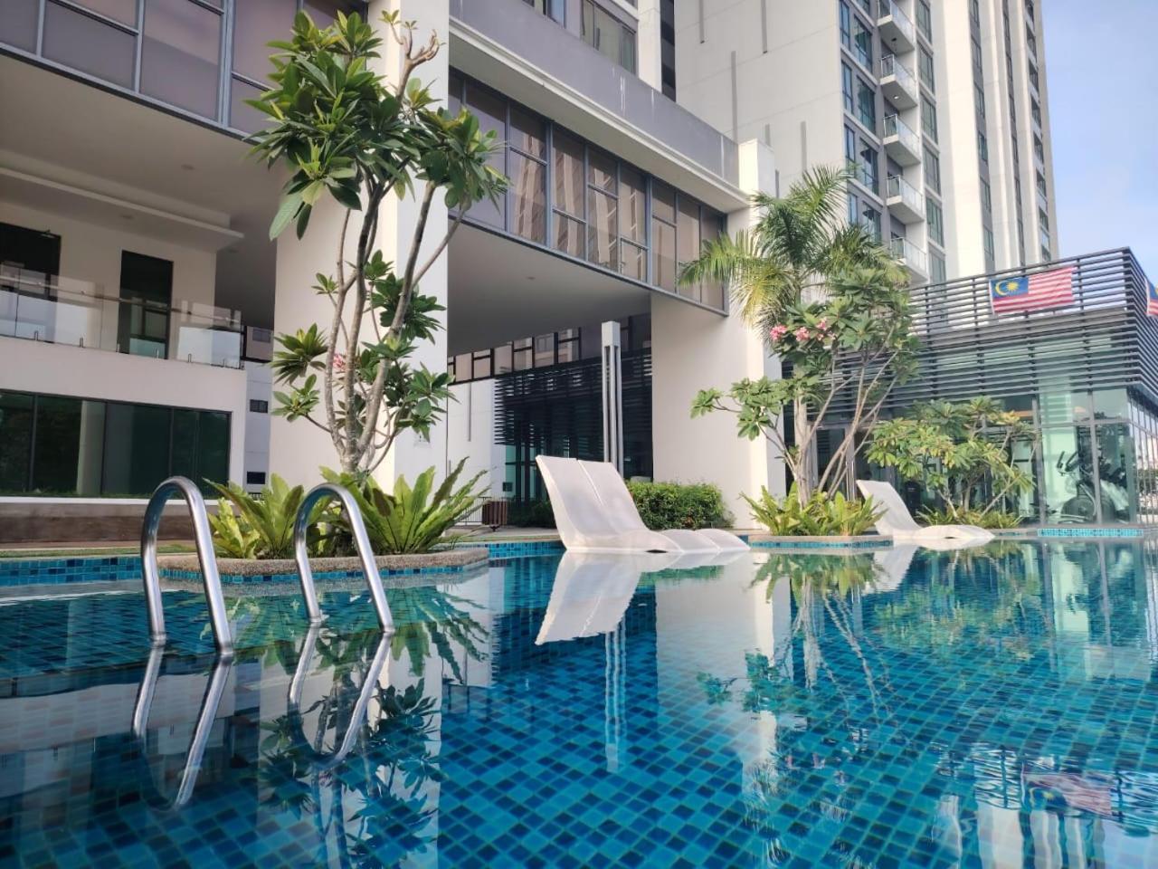 Greenfield Residence With Amazing Pool View And High-Speed Wi-Fi Petaling Jaya Eksteriør bilde