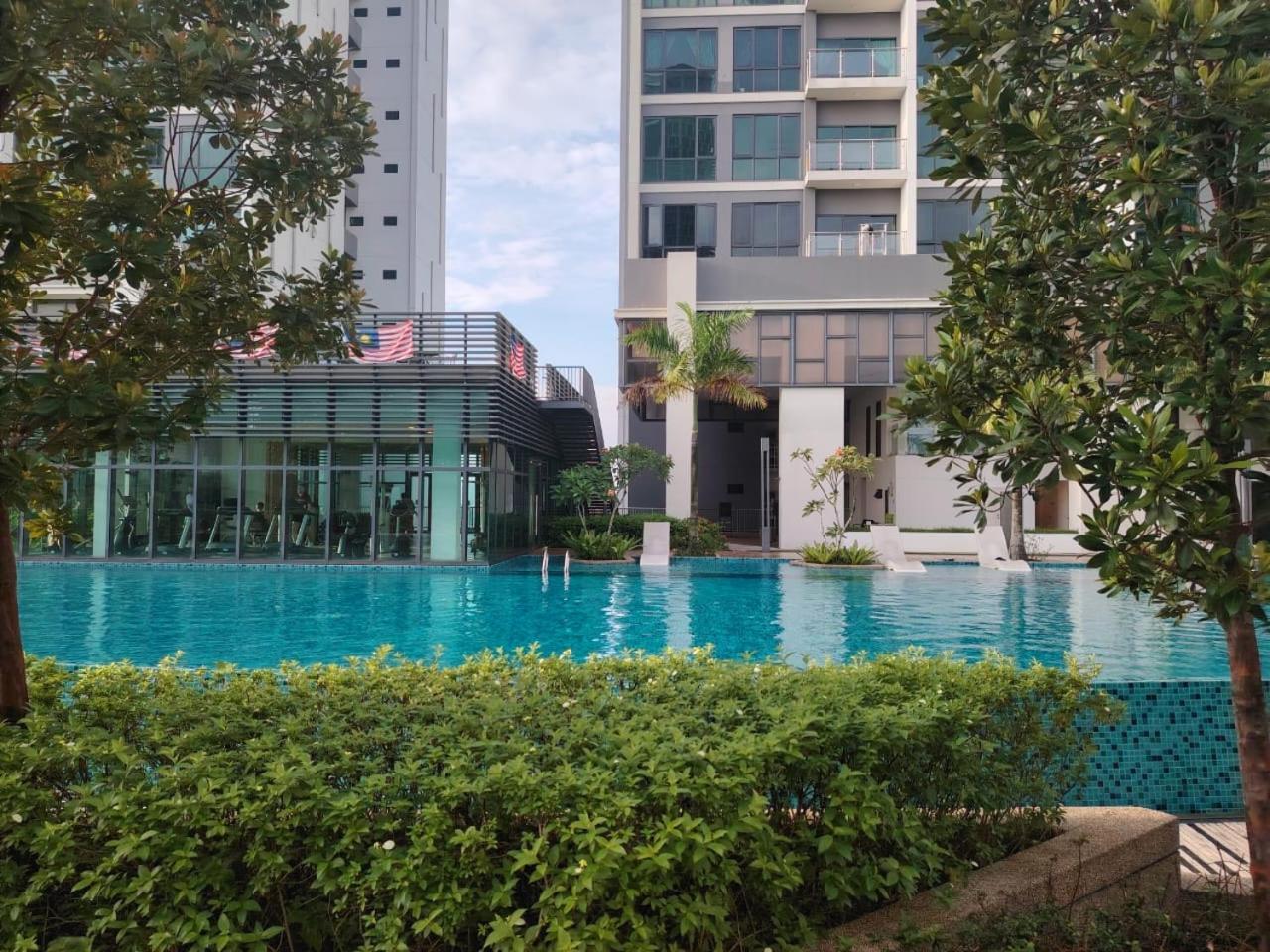 Greenfield Residence With Amazing Pool View And High-Speed Wi-Fi Petaling Jaya Eksteriør bilde