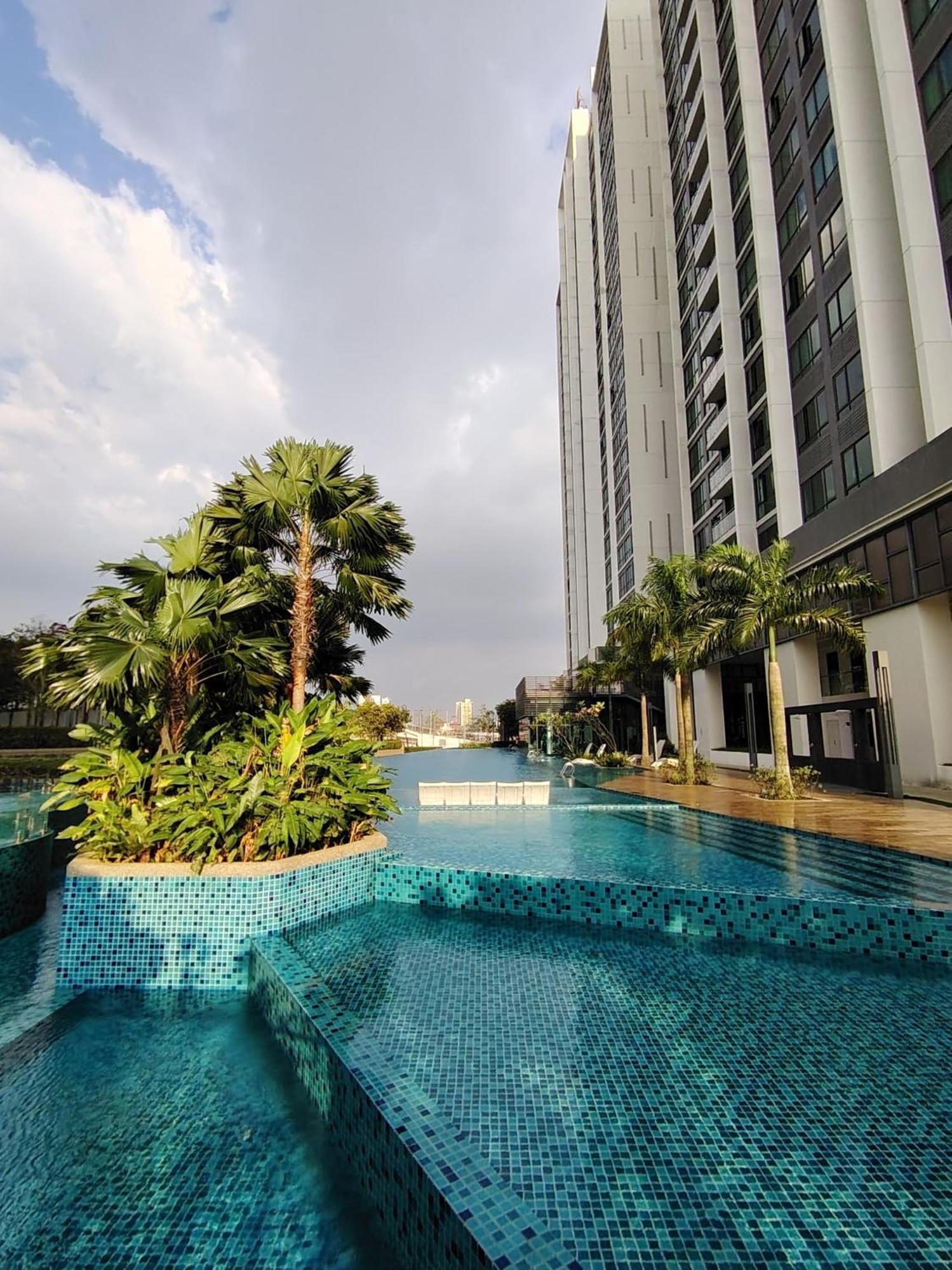 Greenfield Residence With Amazing Pool View And High-Speed Wi-Fi Petaling Jaya Eksteriør bilde