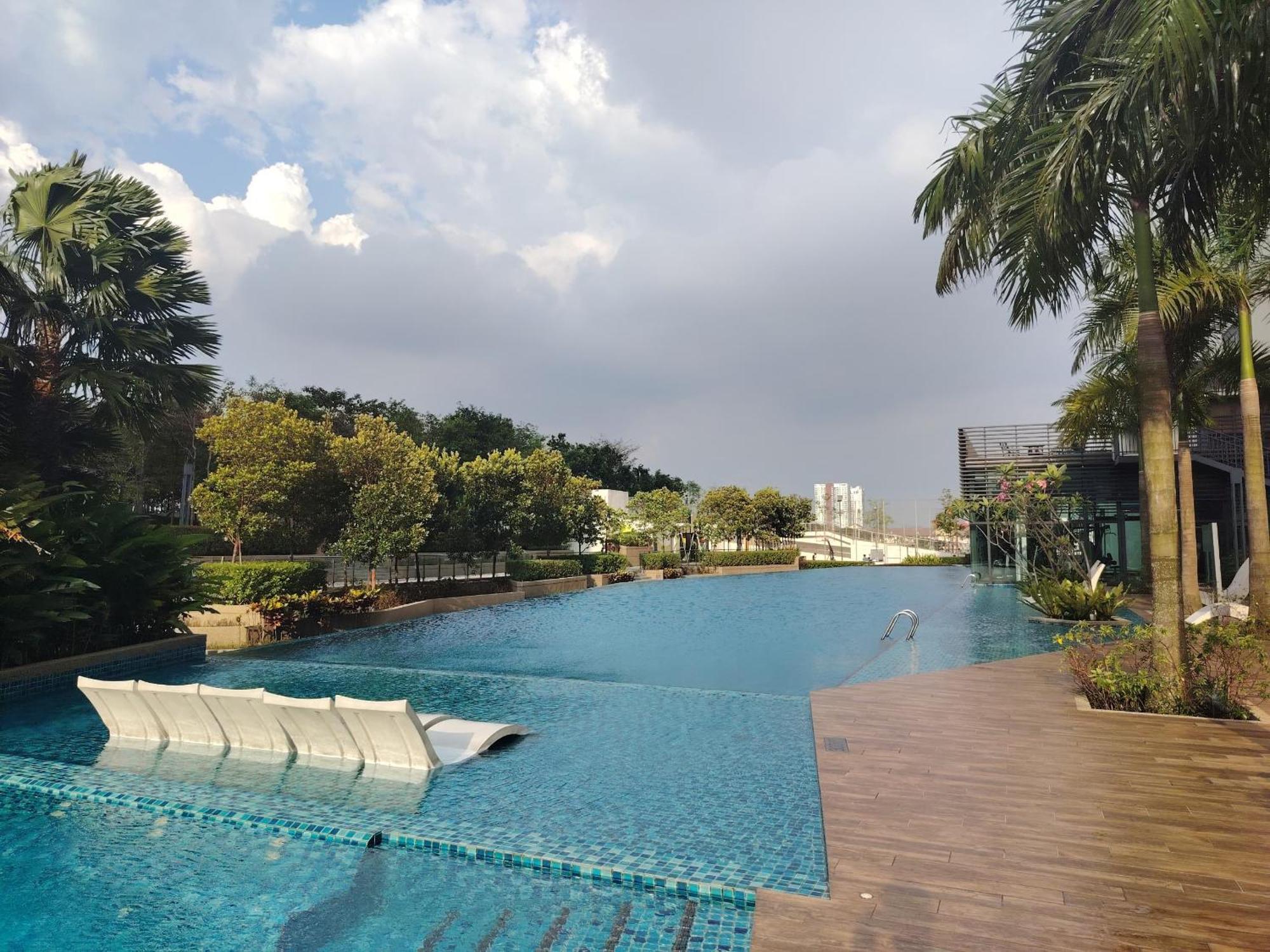 Greenfield Residence With Amazing Pool View And High-Speed Wi-Fi Petaling Jaya Eksteriør bilde