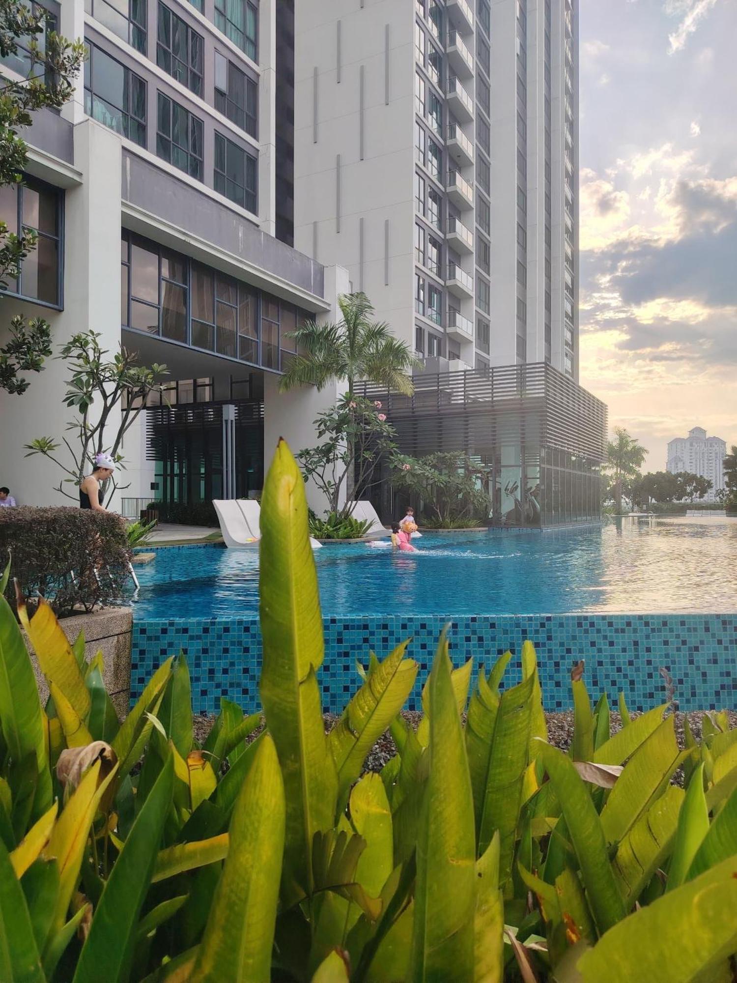 Greenfield Residence With Amazing Pool View And High-Speed Wi-Fi Petaling Jaya Eksteriør bilde